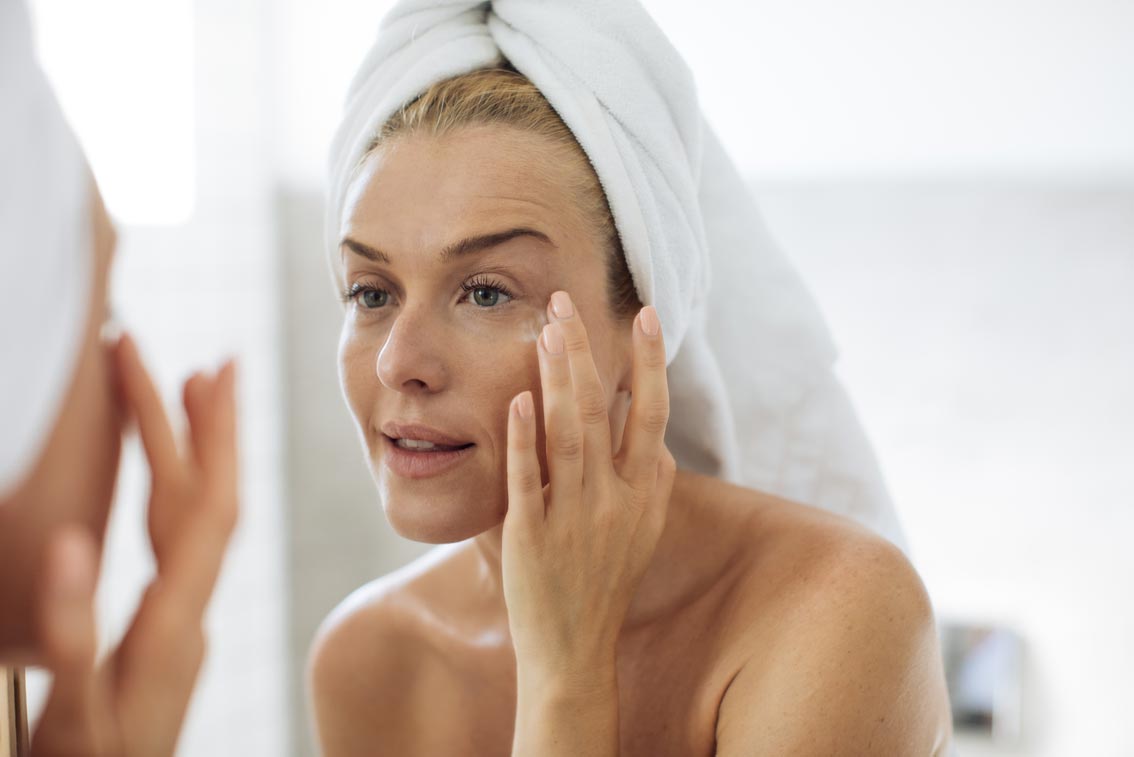 Anti-Aging im Sommer: Hautpflege und Behandlungen